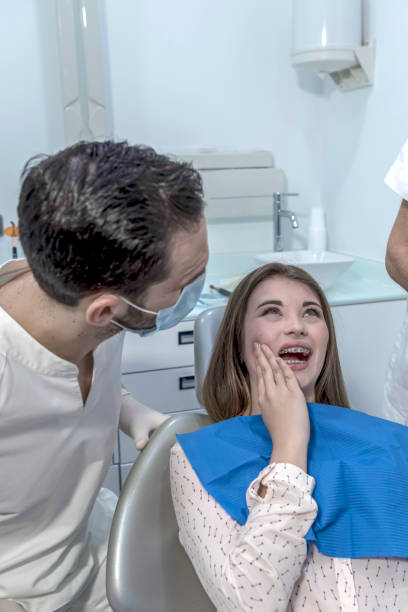 Best Dentist for Tooth Abscess  in Tower Lakes, IL